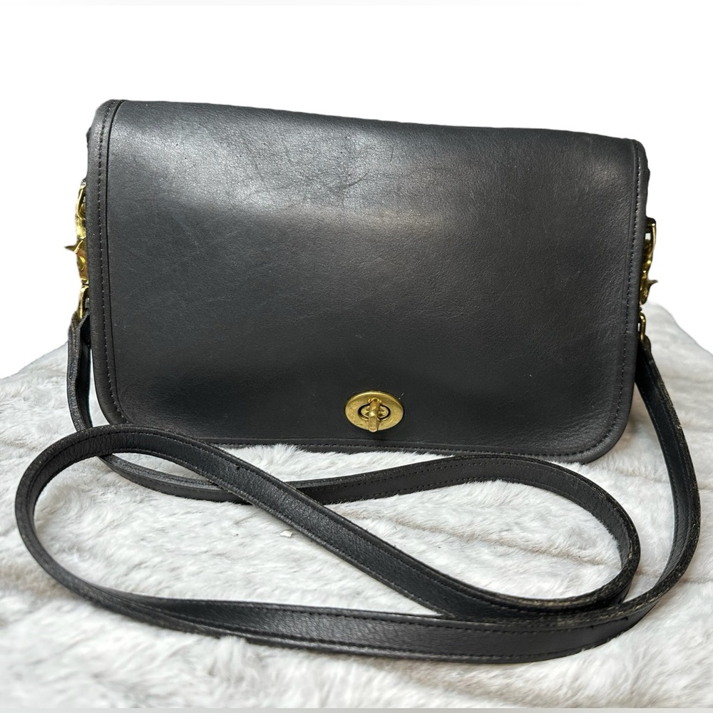 GUC 1980’s Coach Vintage Pocket Purse Bag Black Leather